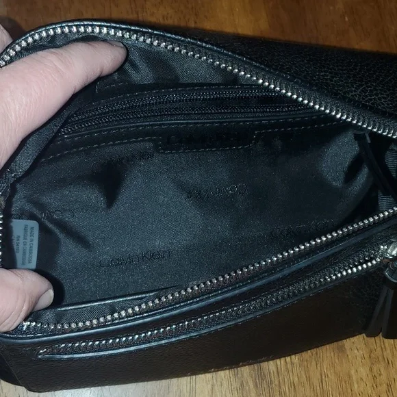 Black Leather Calvin Klein Belt Bag/Cross Body Bag New - Picture 4 of 12